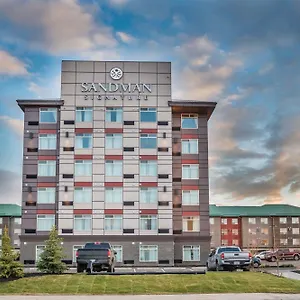 **** Hotel Sandman Signature Airport Canada