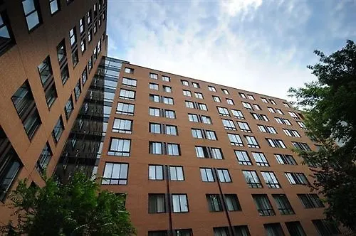 Residences Uqam Est Aparthotel